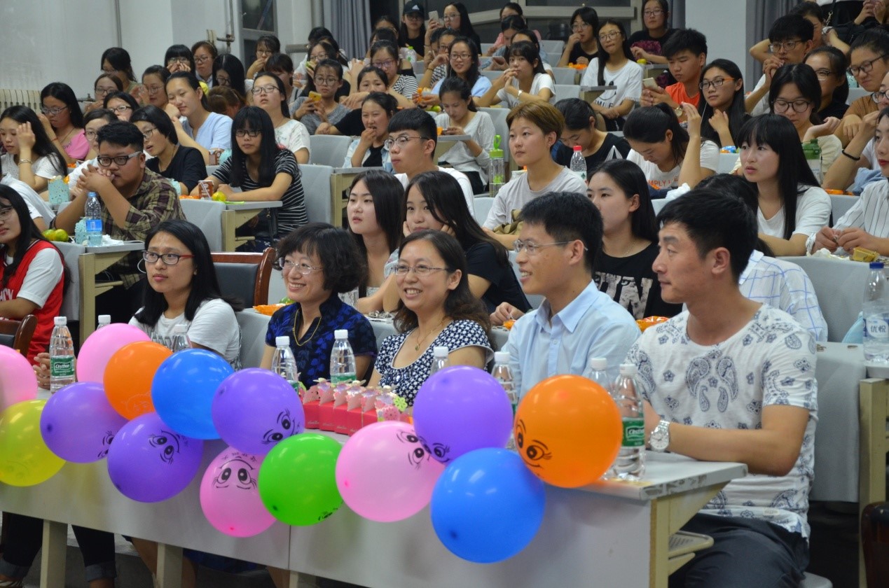 月到中秋分外圆-青岛理工大学人文与外国语学院